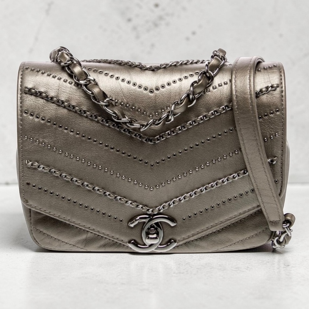 ✨🛍️ Chanel Metallic Grey Square Mini Flap Bag Chevron Quilted Leather
